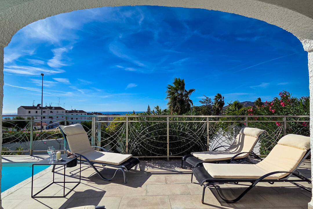 ... and fantastic sea views from the terrace ...