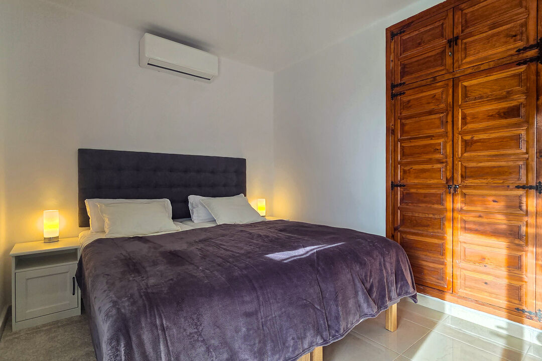 ... and a large wardrobe ...