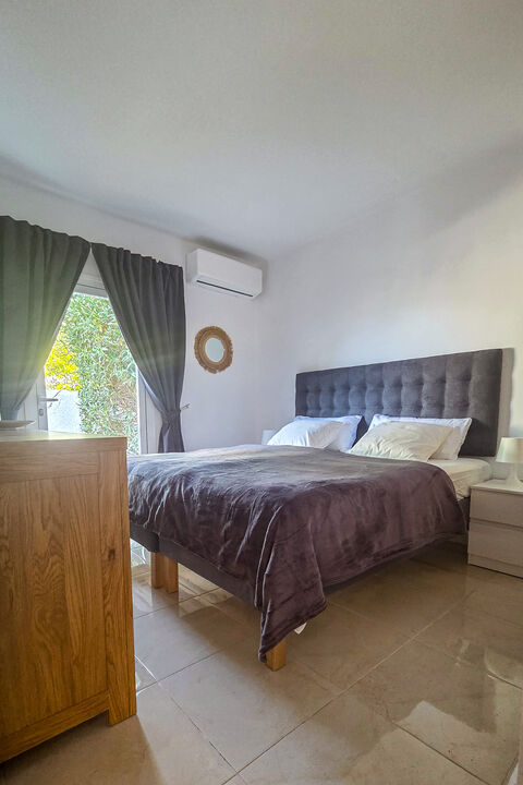 The guest bedroom opens onto the garden ...