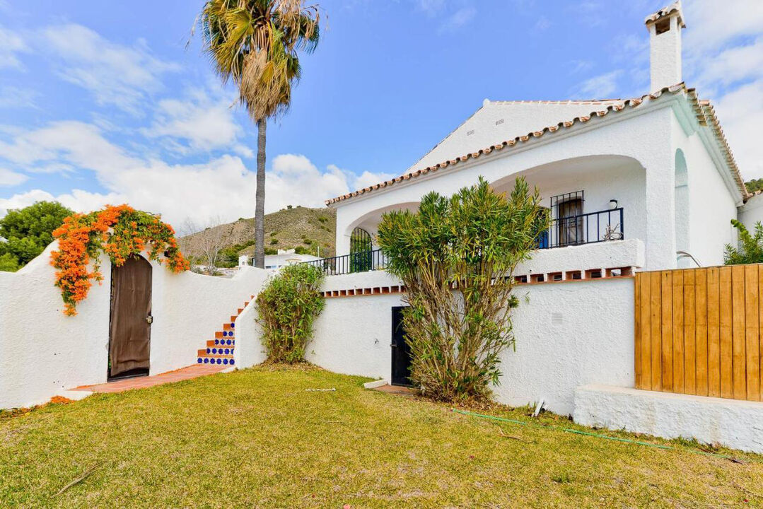 Front view of Casa Feliz