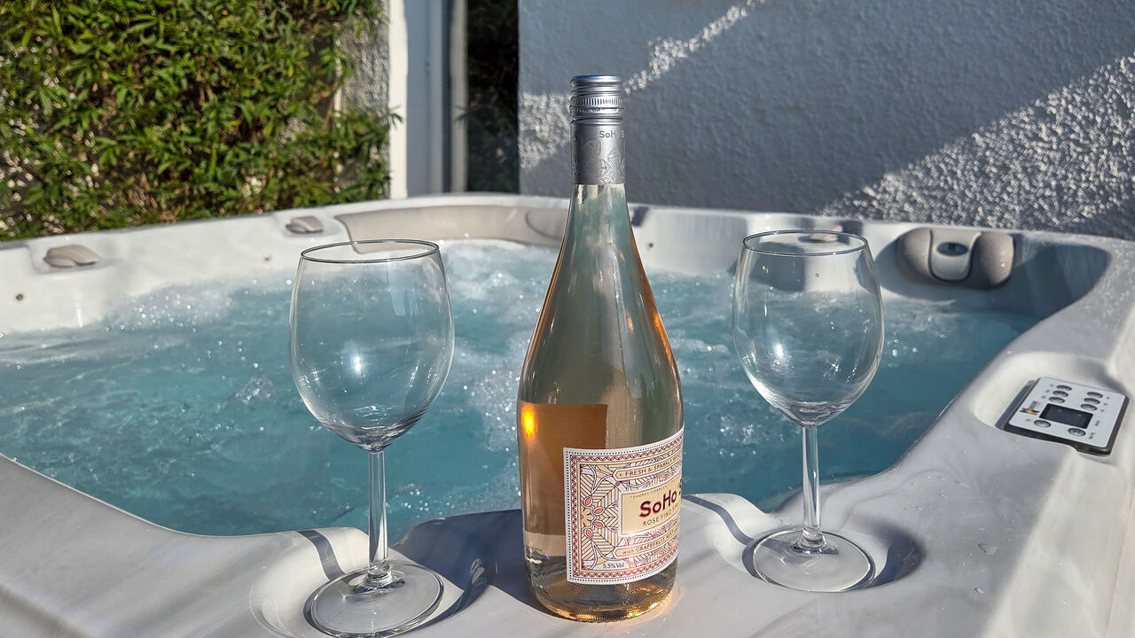 Direct access to the exclusive, private jacuzzi from the guest room