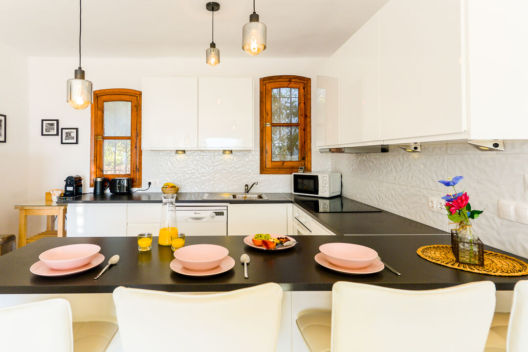 Coin cuisine lumineux et ouvert