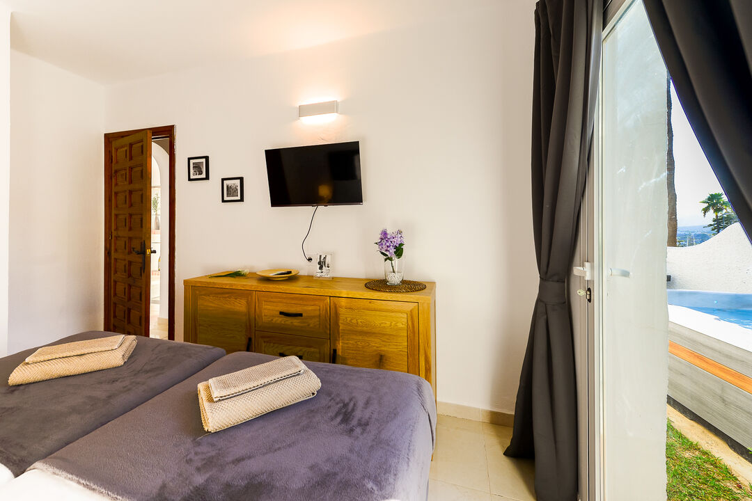 Chambre d'hôtes avec accès direct au jardin et au jacuzzi