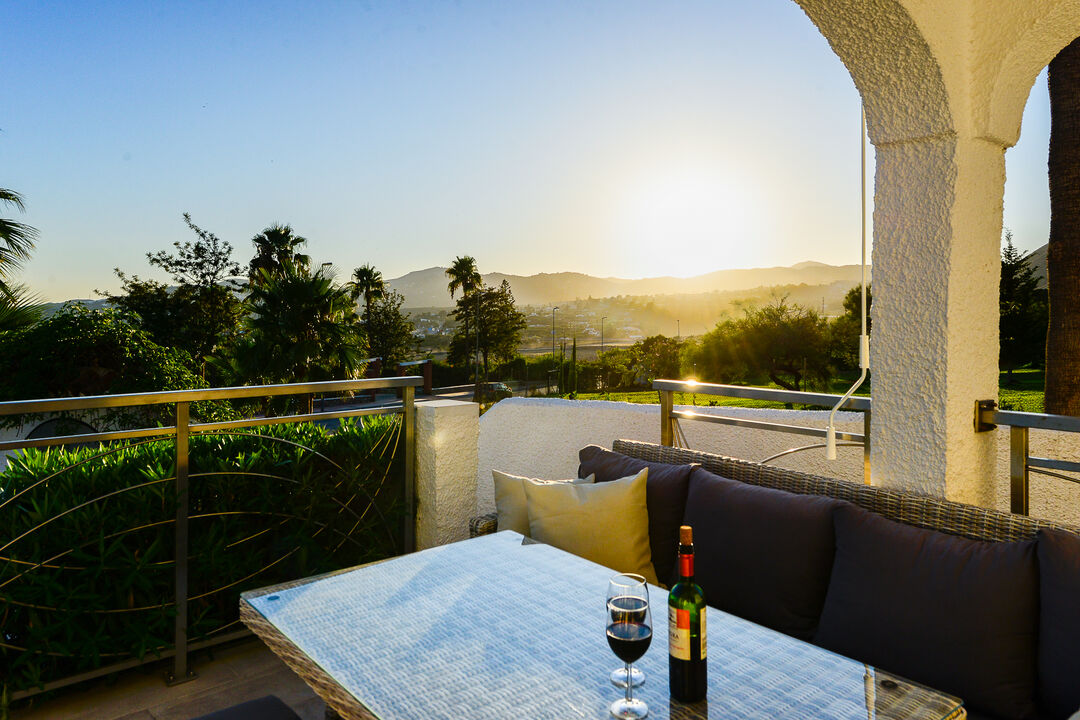Un apéro au coucher du soleil avec vue
